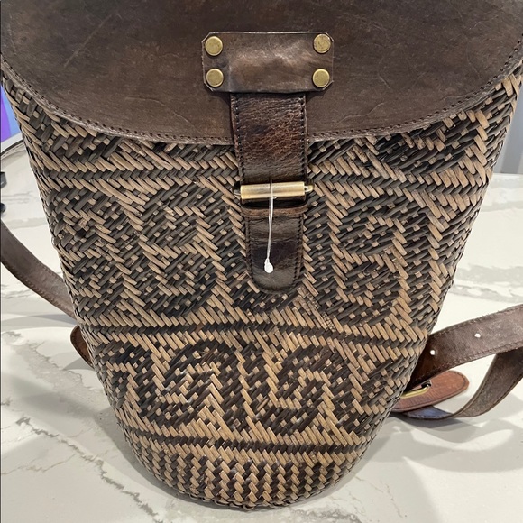 Gorgeous rattan straw leaf tribal backpack - Picture 5 of 8